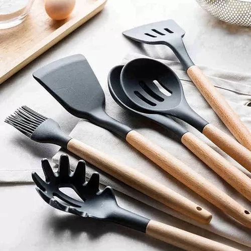 Kit 12 Peças Utensílios de Cozinha Completo - Silicone com Cabo de Madeira